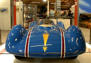 Retromobile 2003 - 1954 Renault Etoile Filante Turbine speed record vehicle