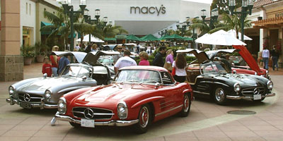 Mercedes-Benz 300 SL Gullwings at Fashion Island