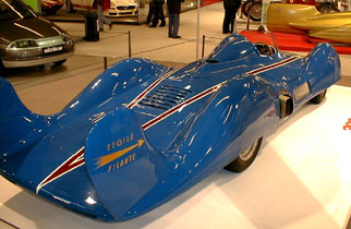 Rétromobile 2003 - 1954 Renault Etoile Filante Turbine speed record vehicle